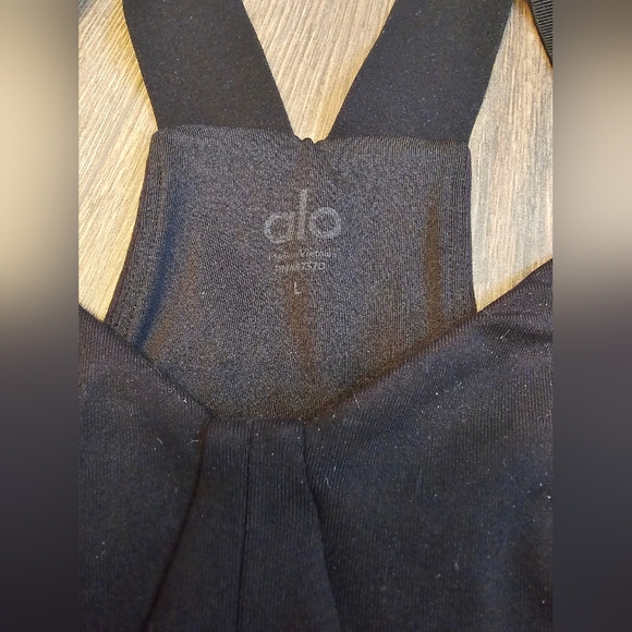 Alo sport bra - Picture 3 of 5